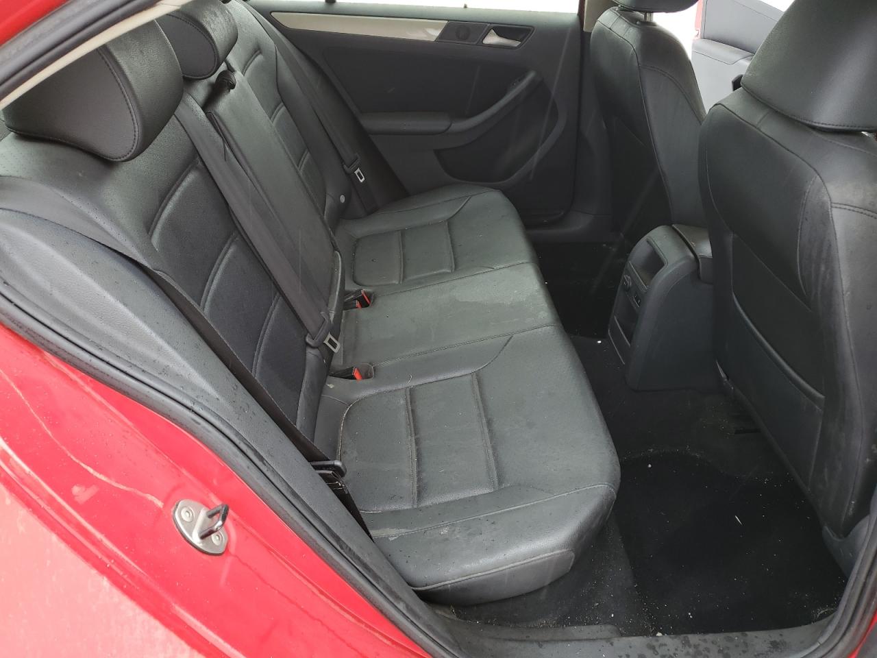2014 Volkswagen Jetta - Image 10