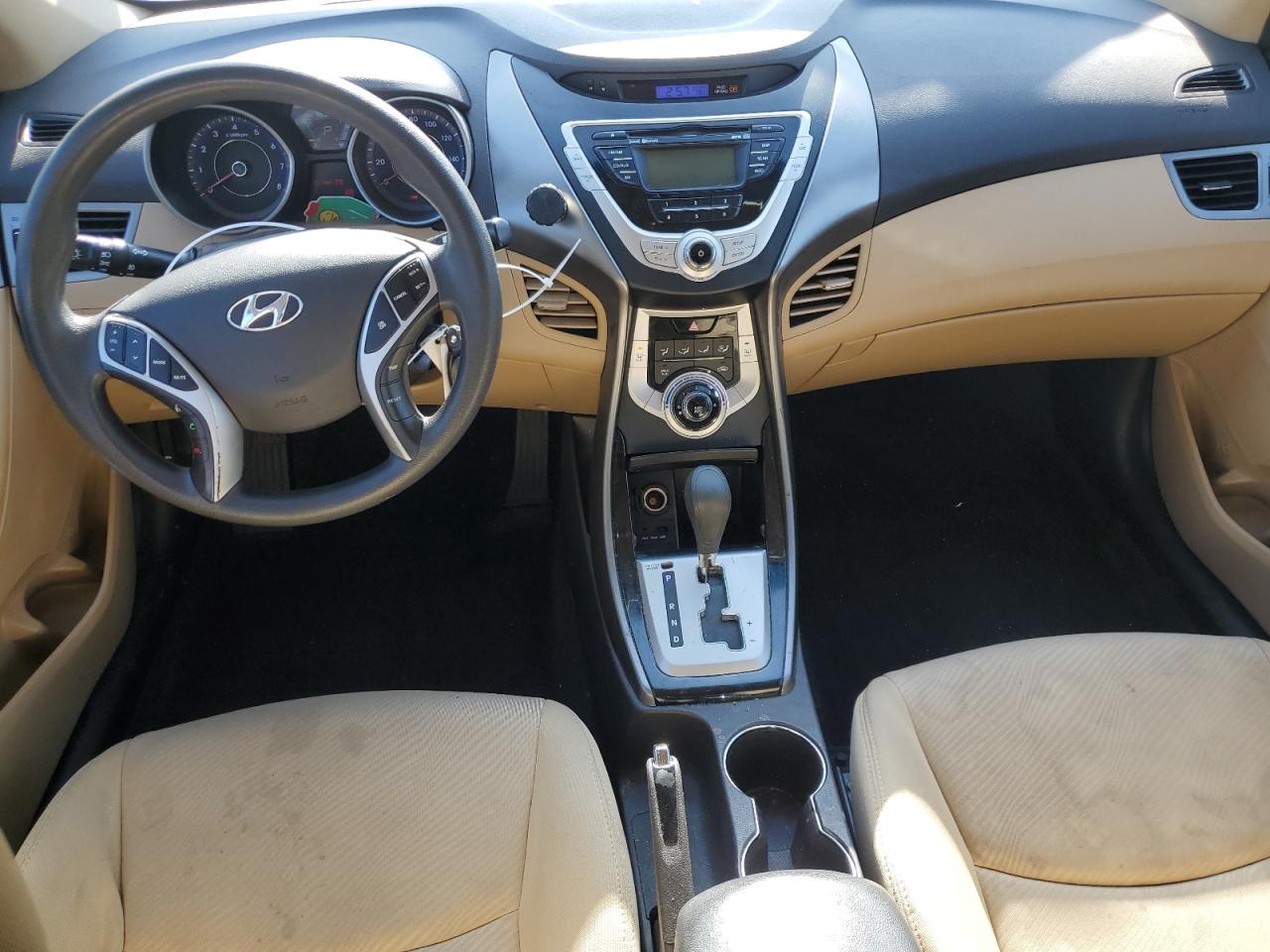 2012 Hyundai Elantra - Image 8