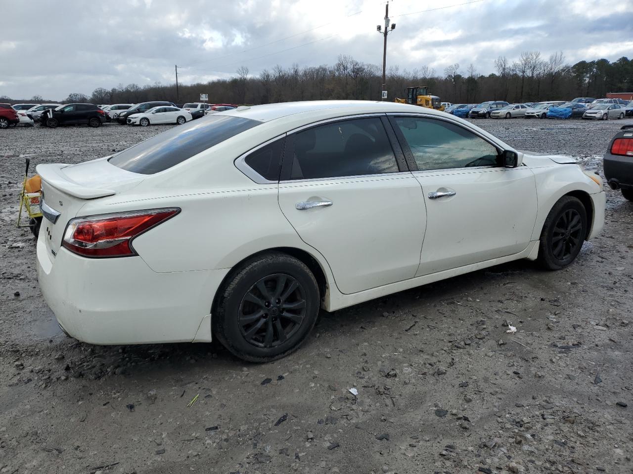 2015 Nissan Altima - Image 3