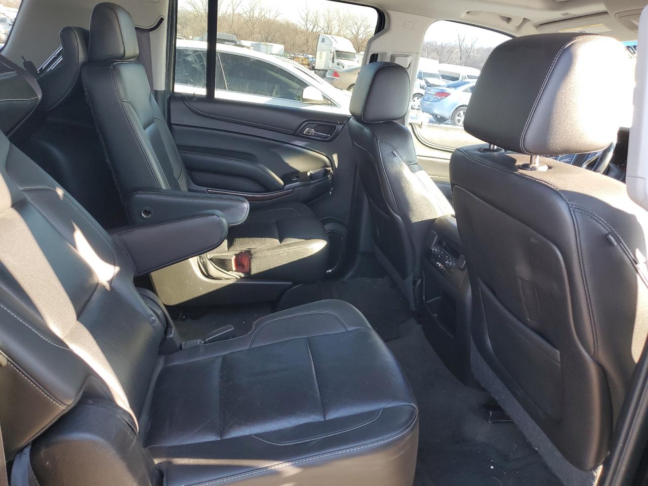 2015 GMC Yukon - Image 11