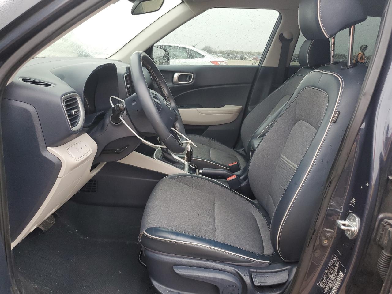 2020 Hyundai Venue - Image 7