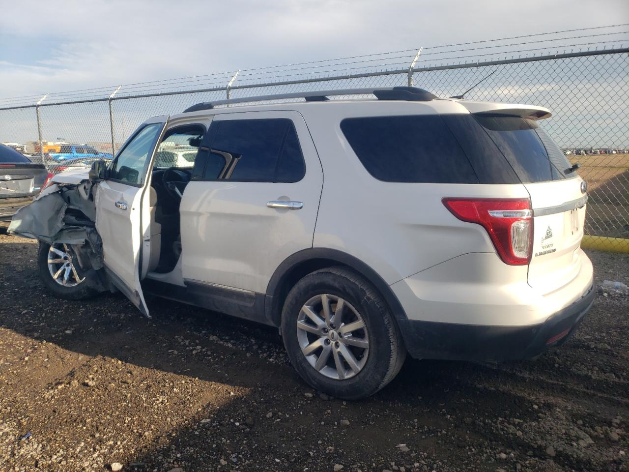 2014 Ford Explorer - Image 2