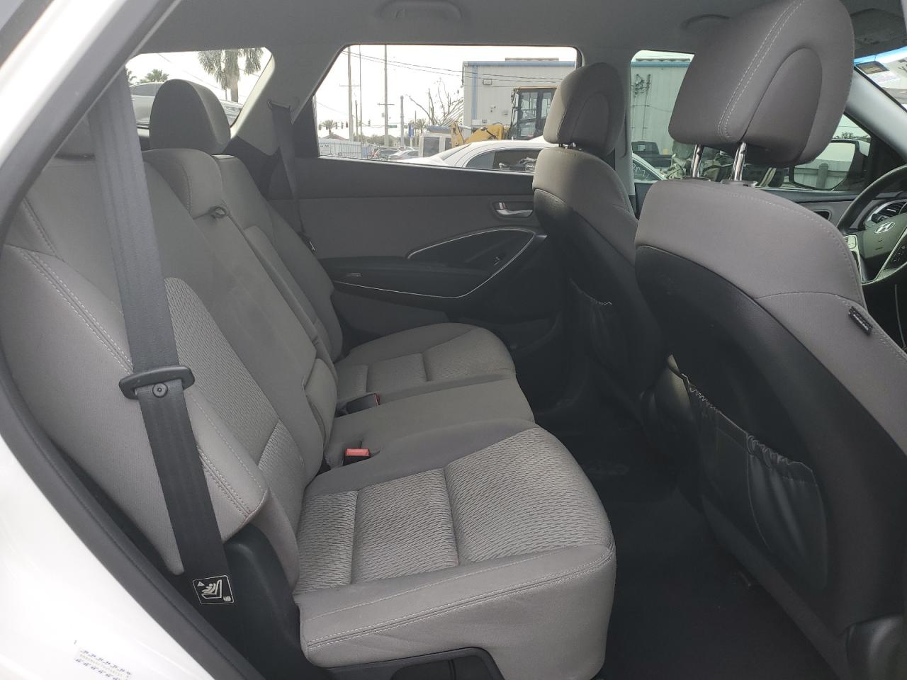 2017 Hyundai Santa Fe - Image 6
