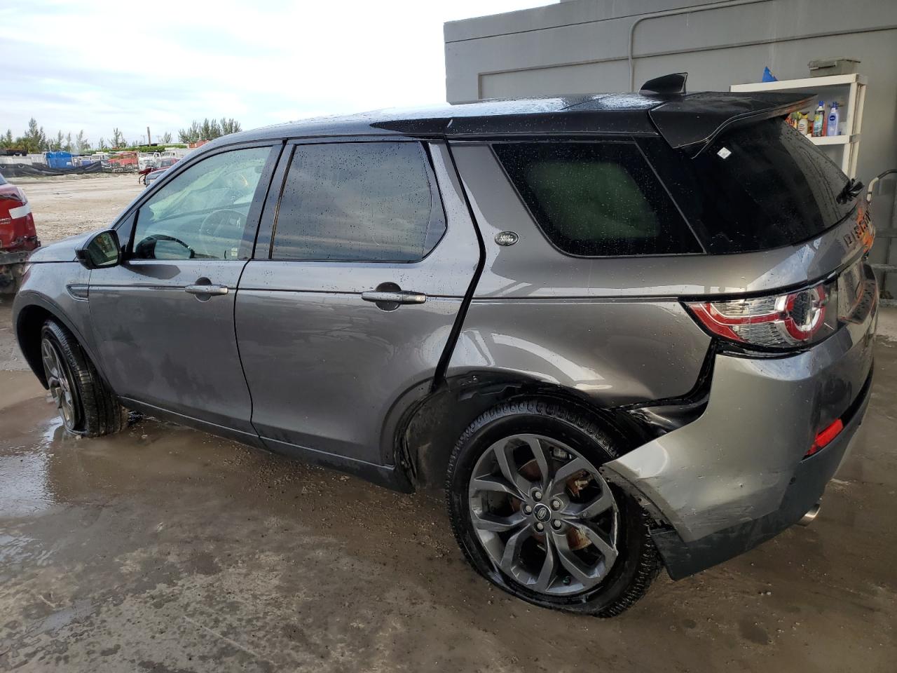 2019 Land Rover Discovery - Image 2