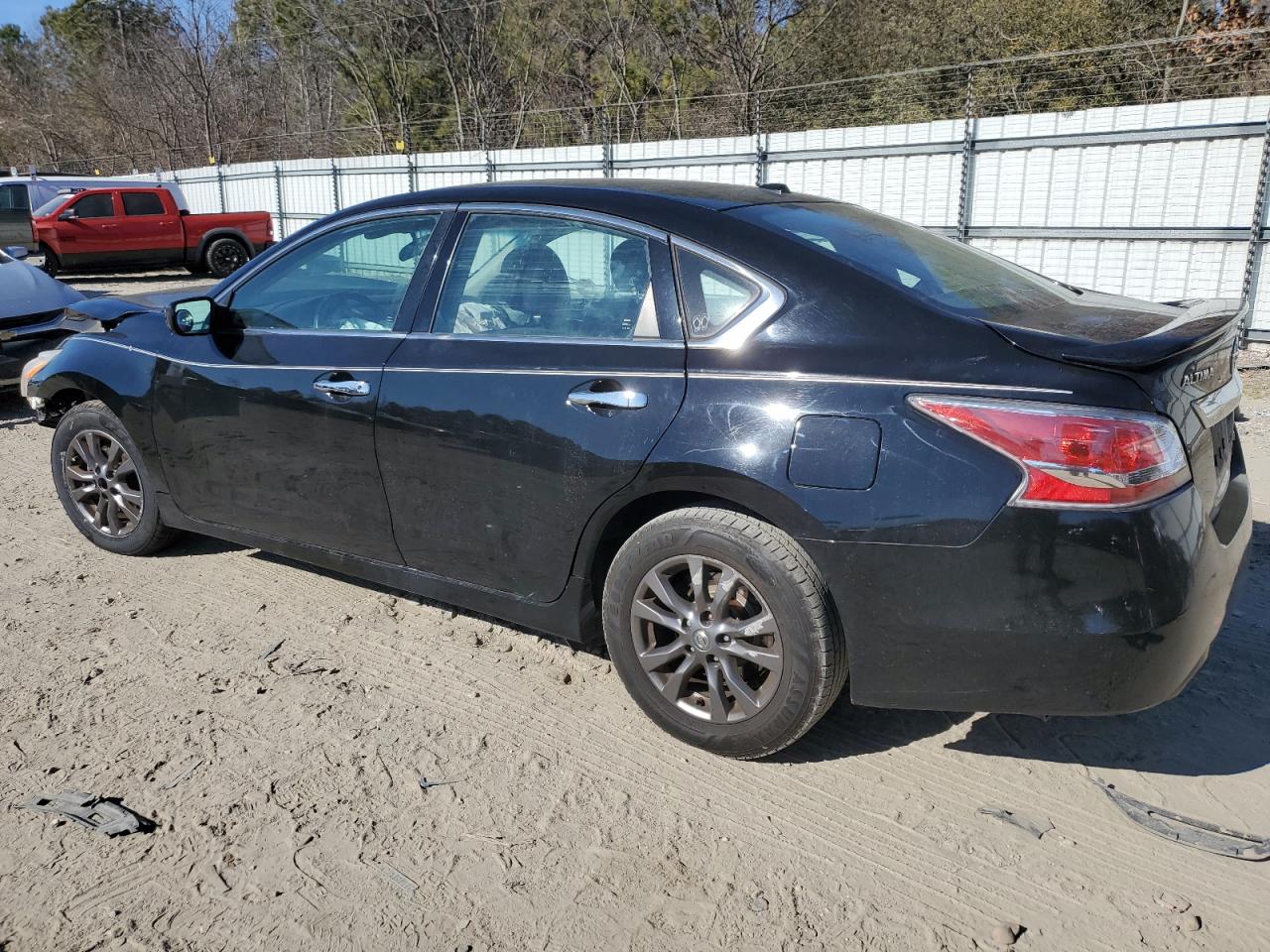2015 Nissan Altima - Image 2