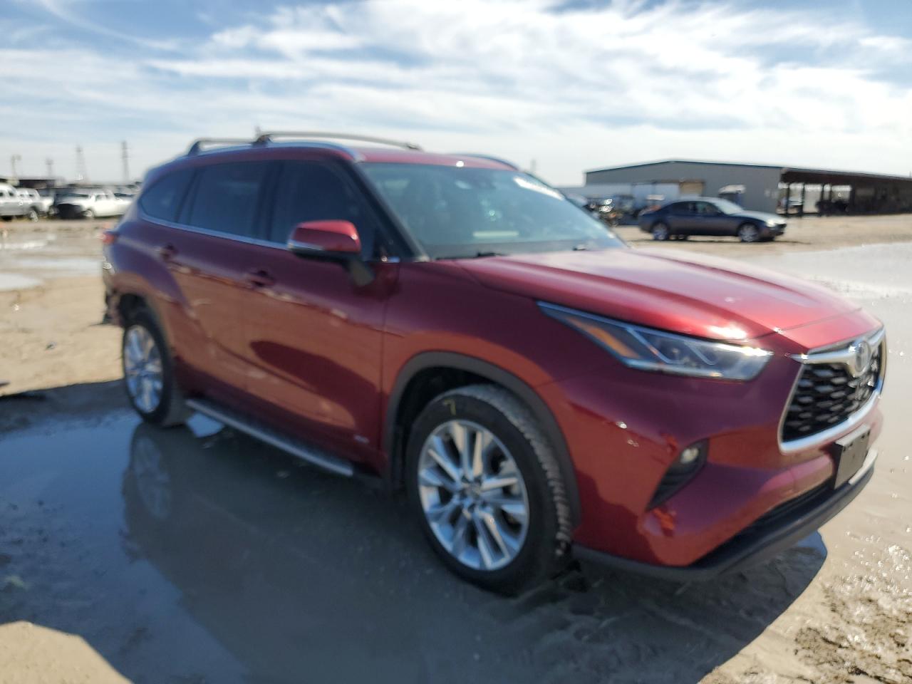 2022 Toyota Highlander - Image 4