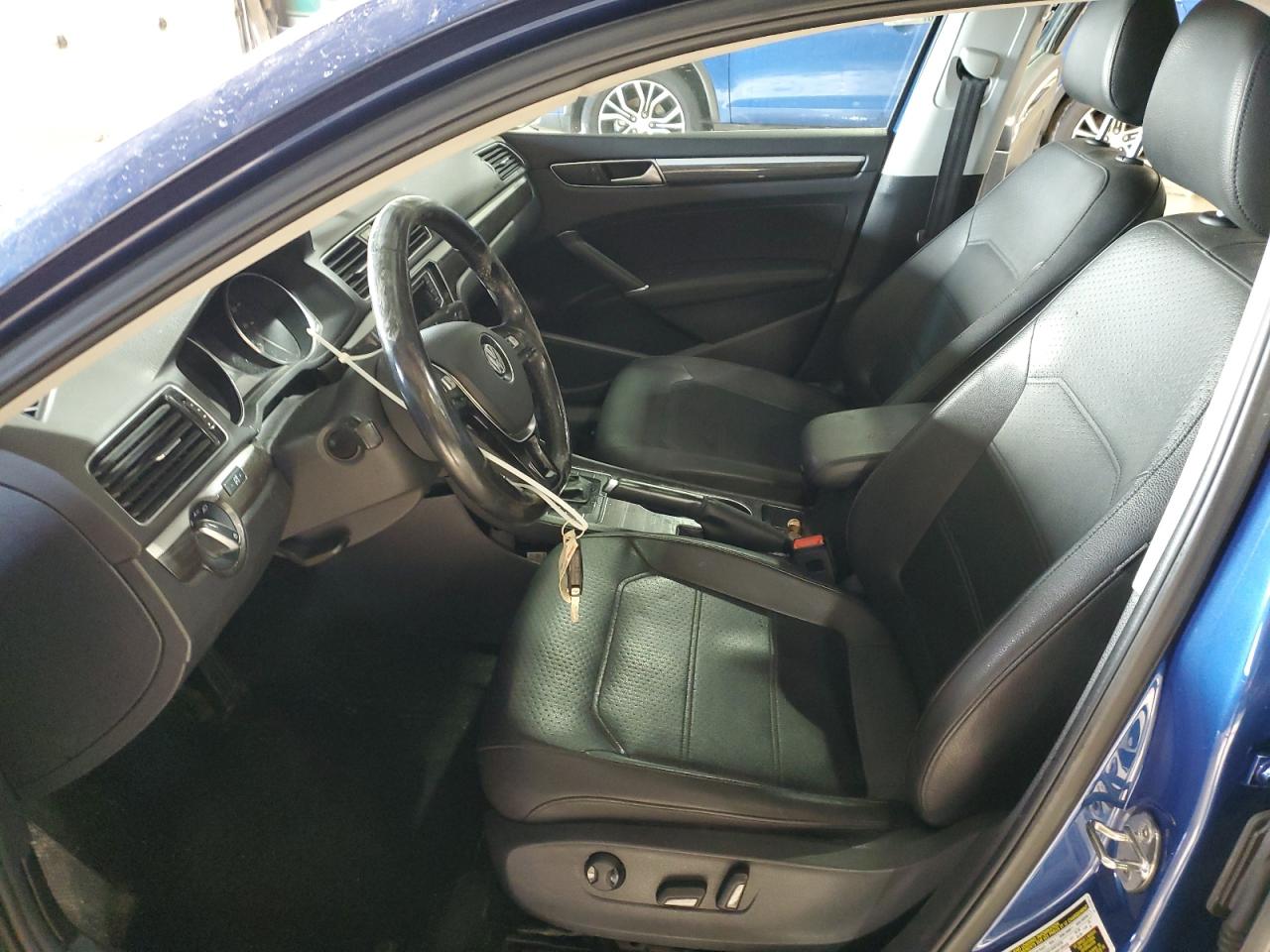 2016 Volkswagen Passat - Image 7