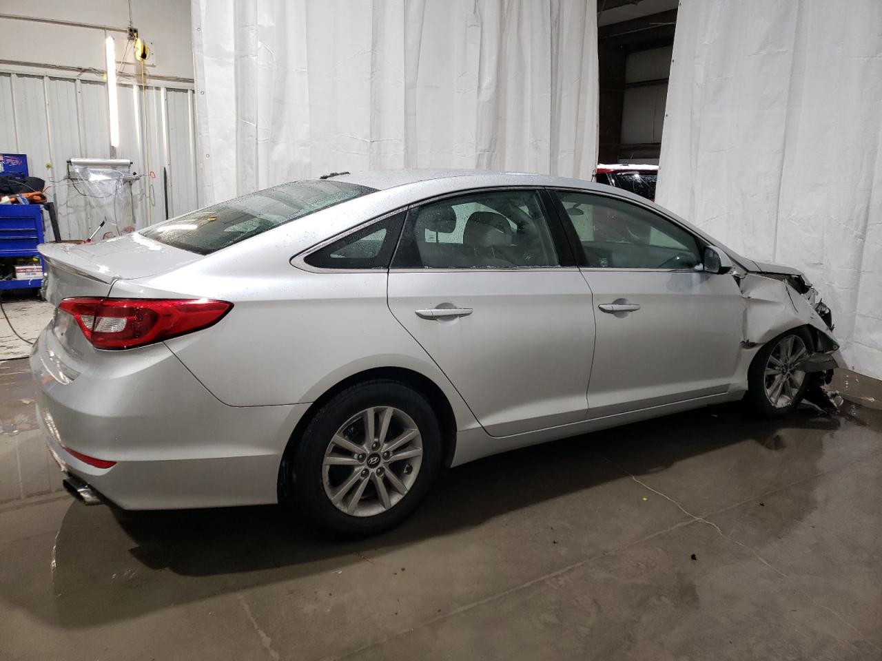2017 Hyundai Sonata - Image 3