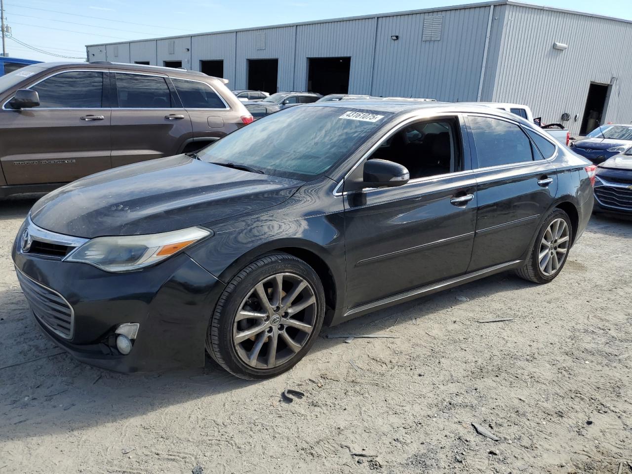 2015 Toyota Avalon - Image 1