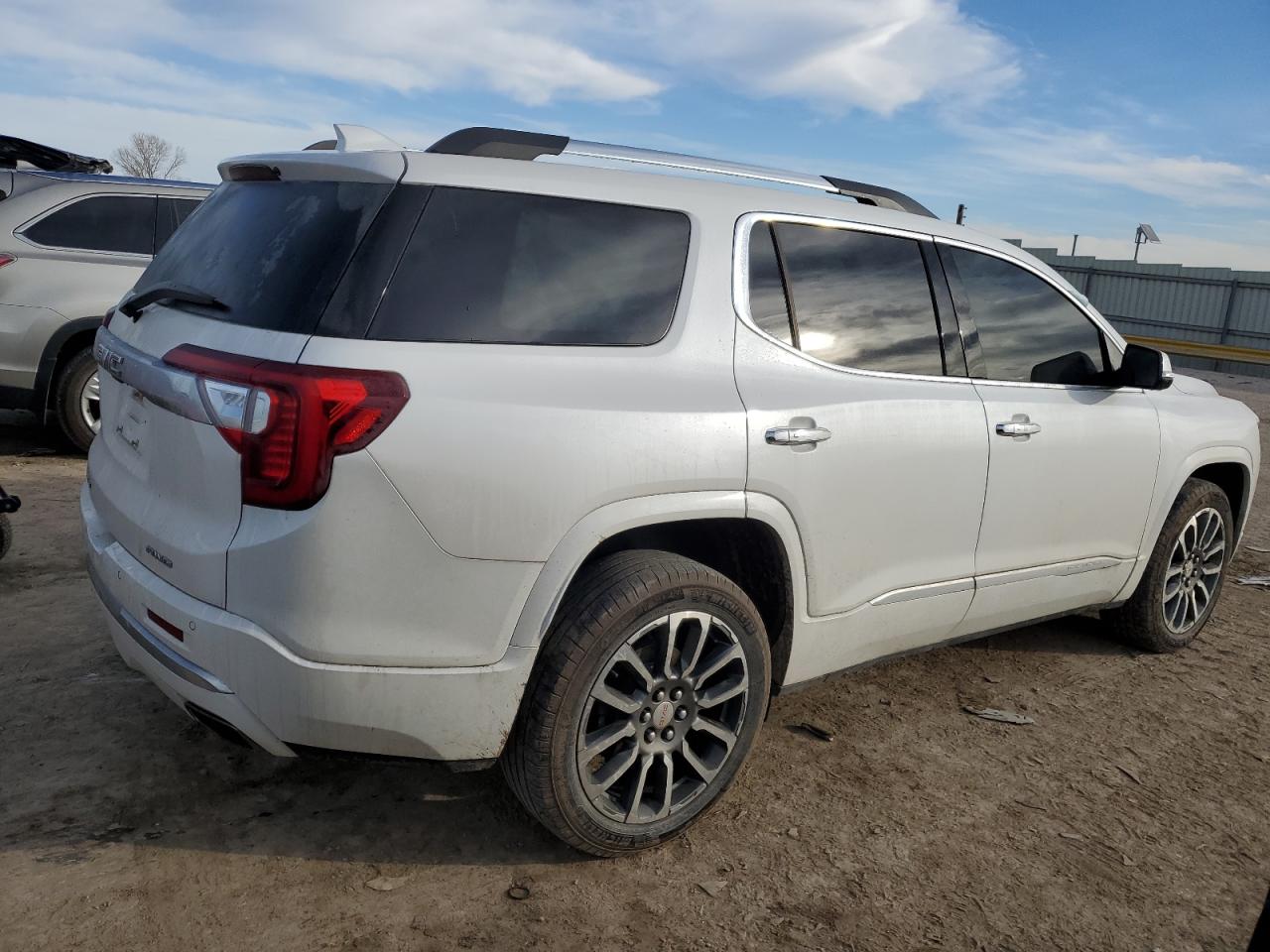 2022 GMC Acadia - Image 3