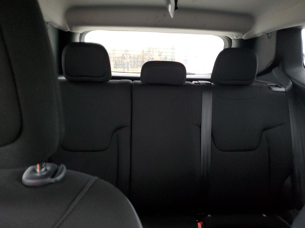 2018 Jeep Renegade - Image 10