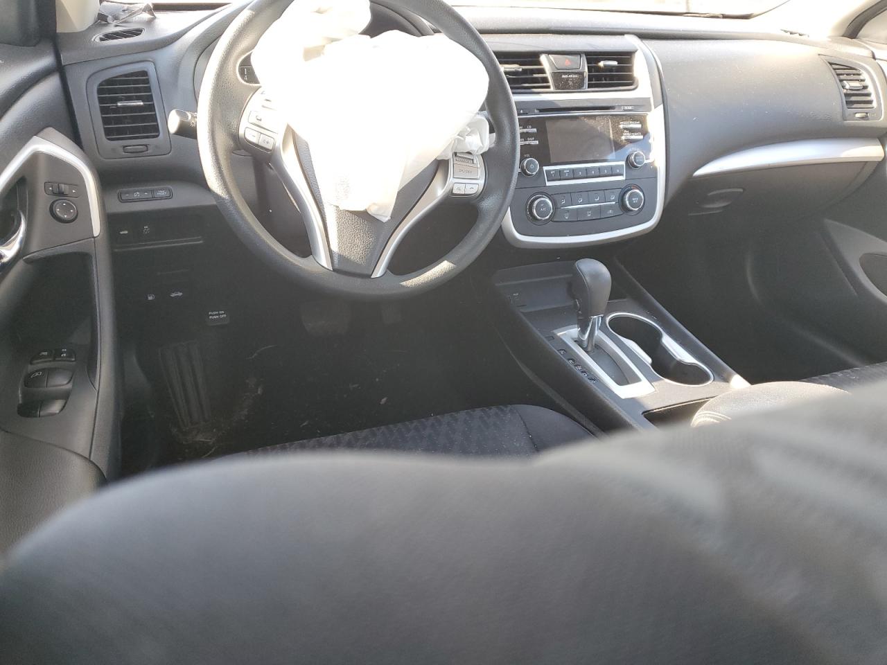 2018 Nissan Altima - Image 8