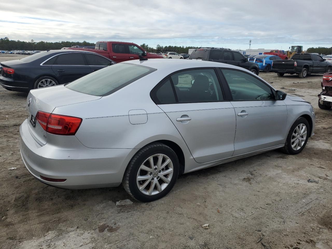 2015 Volkswagen Jetta - Image 3