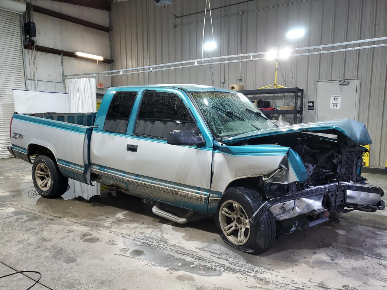 1995 GMC Sierra - Image 4