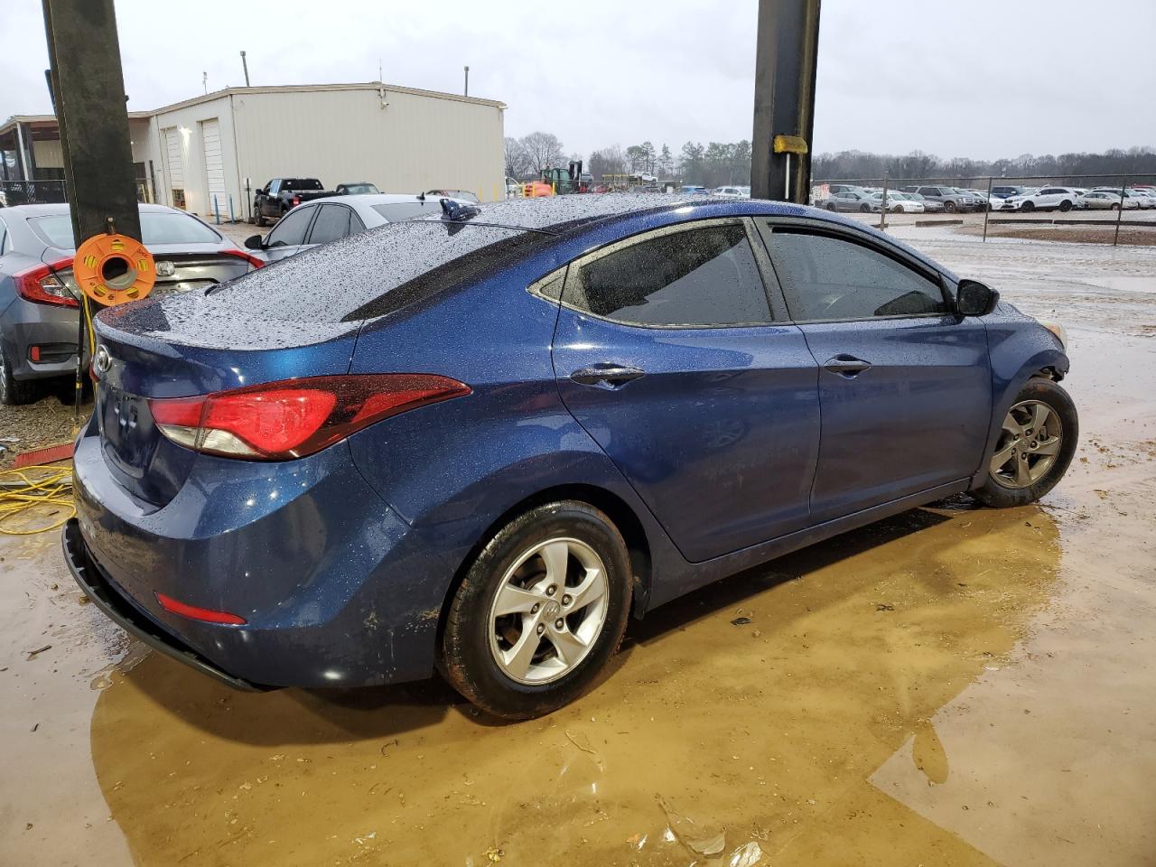 2015 Hyundai Elantra - Image 3