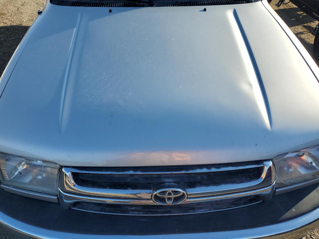 2001 Toyota 4Runner - Image 12
