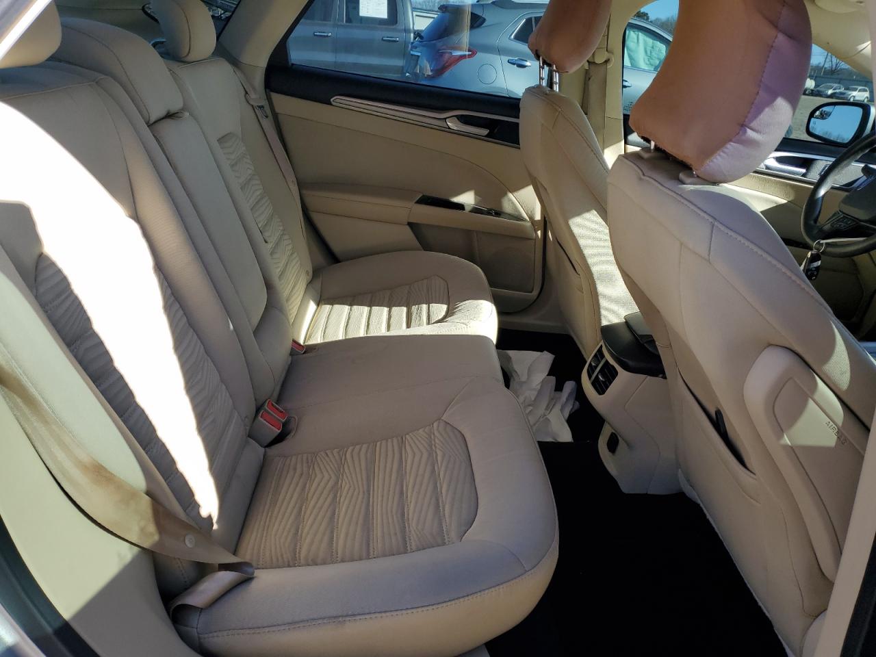 2016 Ford Fusion - Image 10