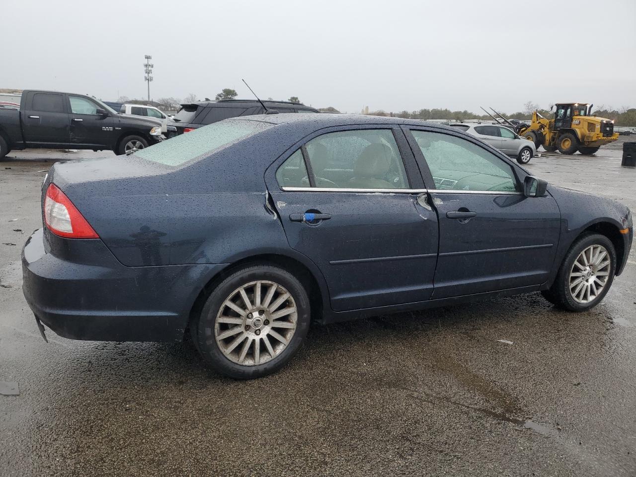 2009 Mercury Milan - Image 3