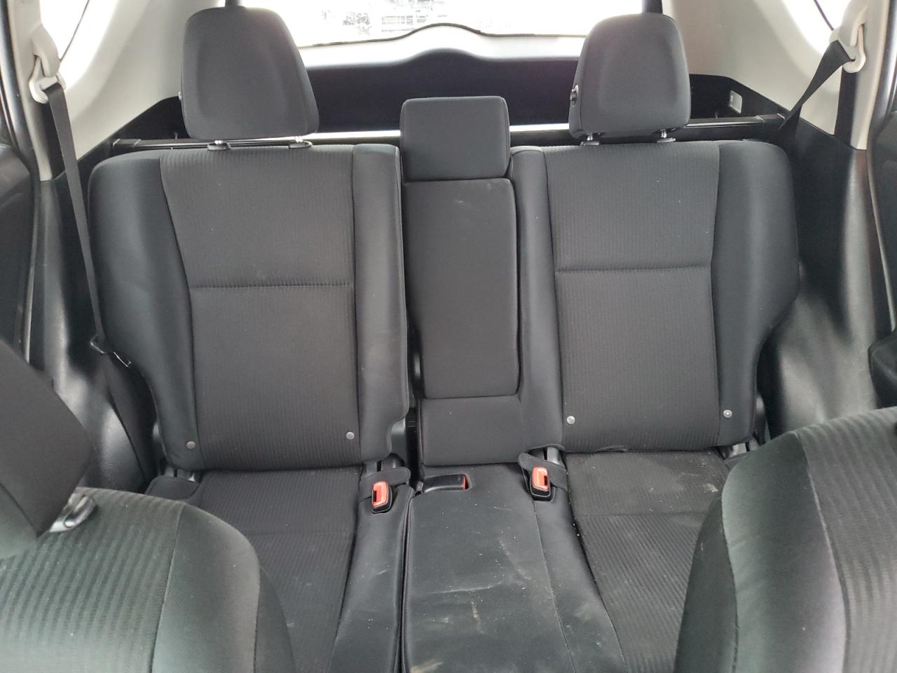 2015 Toyota RAV 4 - Image 10