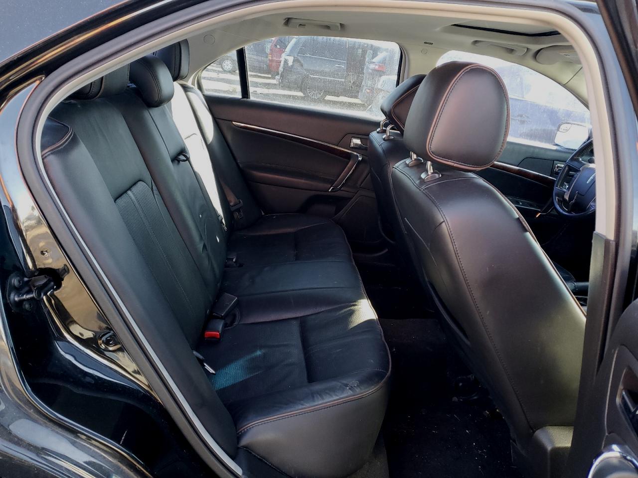 2012 Lincoln MKZ - Image 10