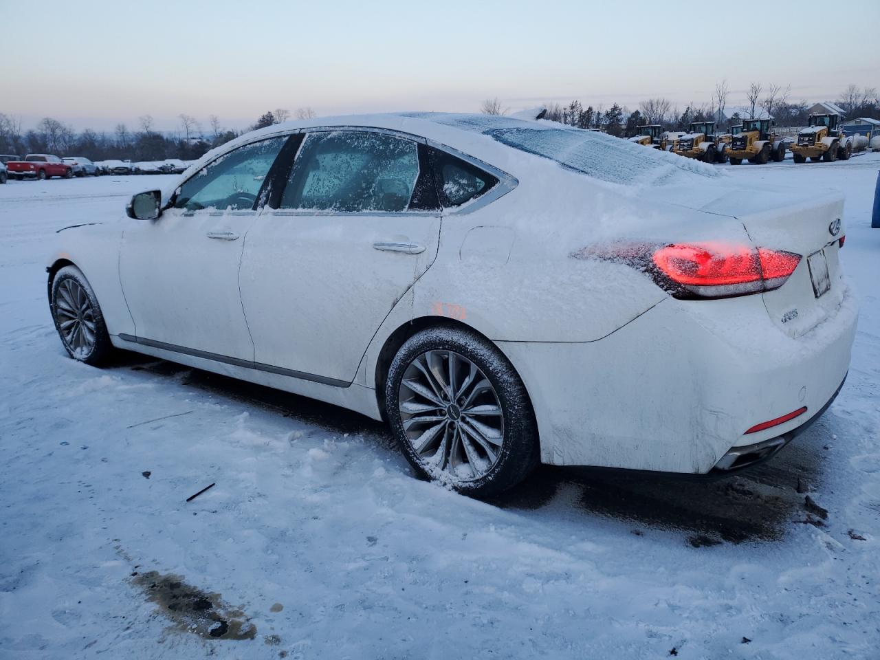 2015 Hyundai Genesis - Image 2