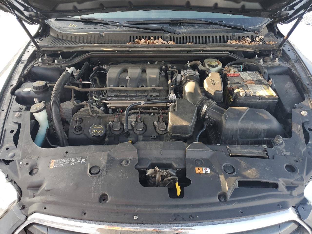 2015 Ford Taurus - Image 11