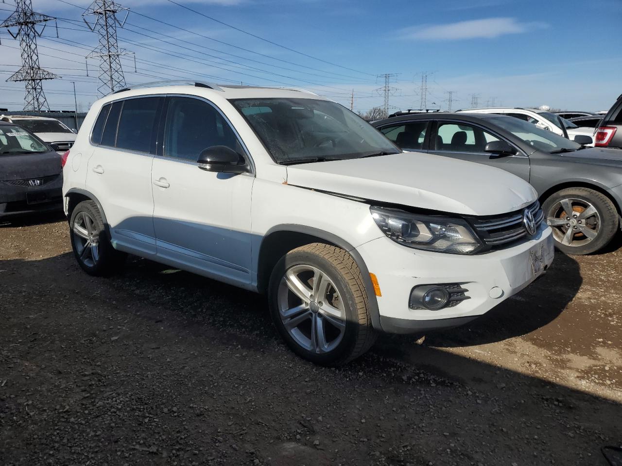 2017 Volkswagen Tiguan - Image 4