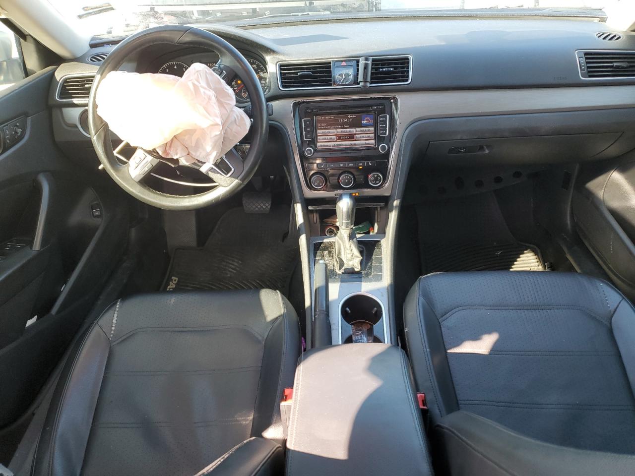 2014 Volkswagen Passat - Image 8