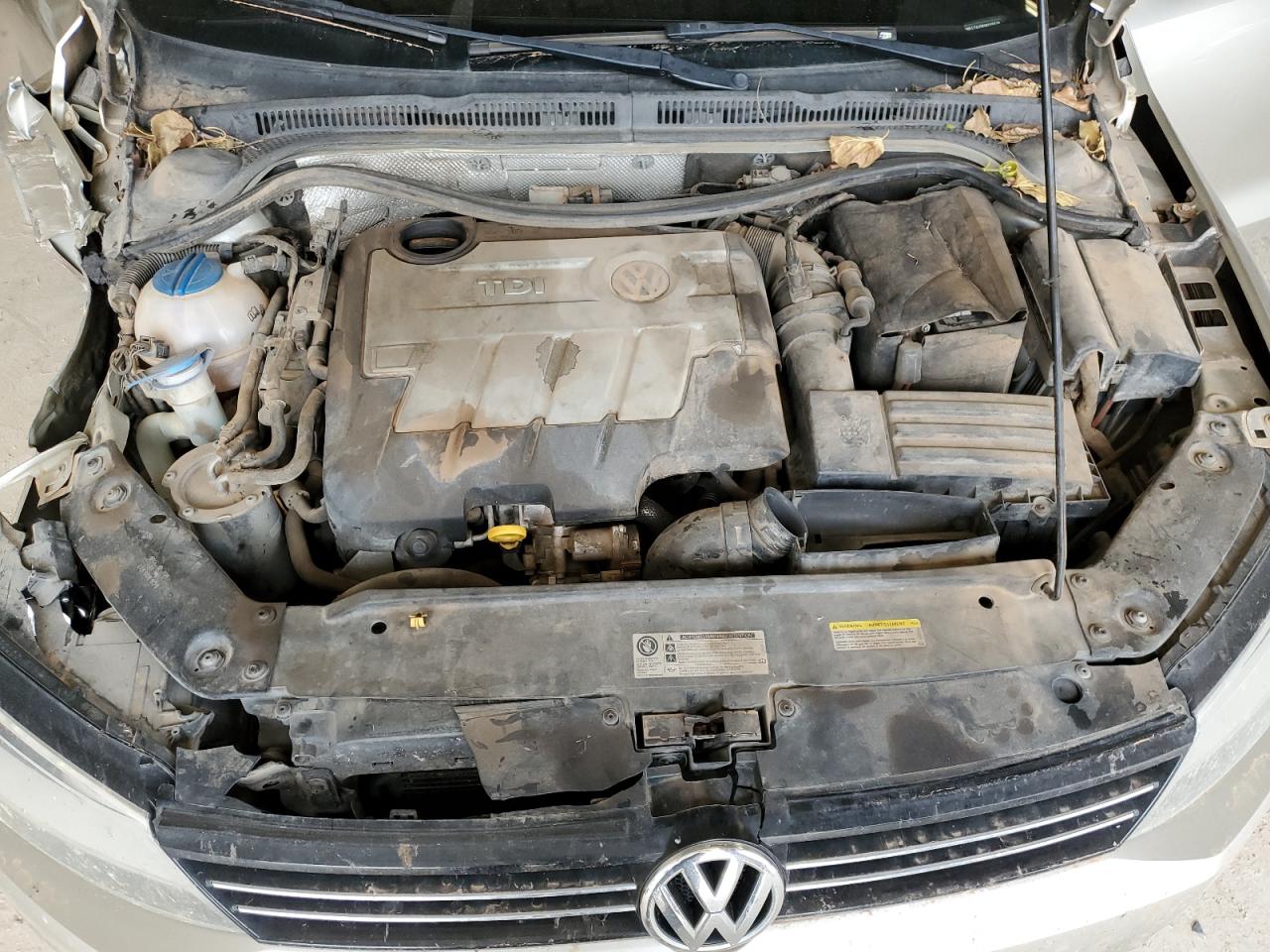 2014 Volkswagen Jetta - Image 13