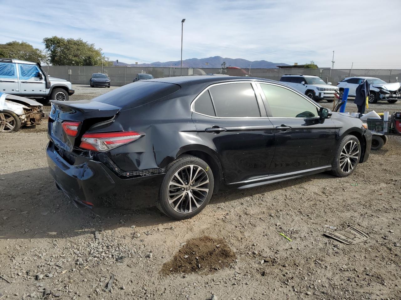 2018 Toyota Camry - Image 3