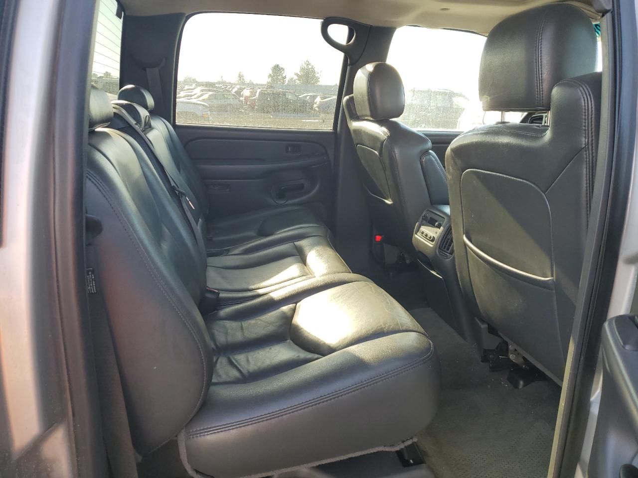 2006 GMC Sierra - Image 10
