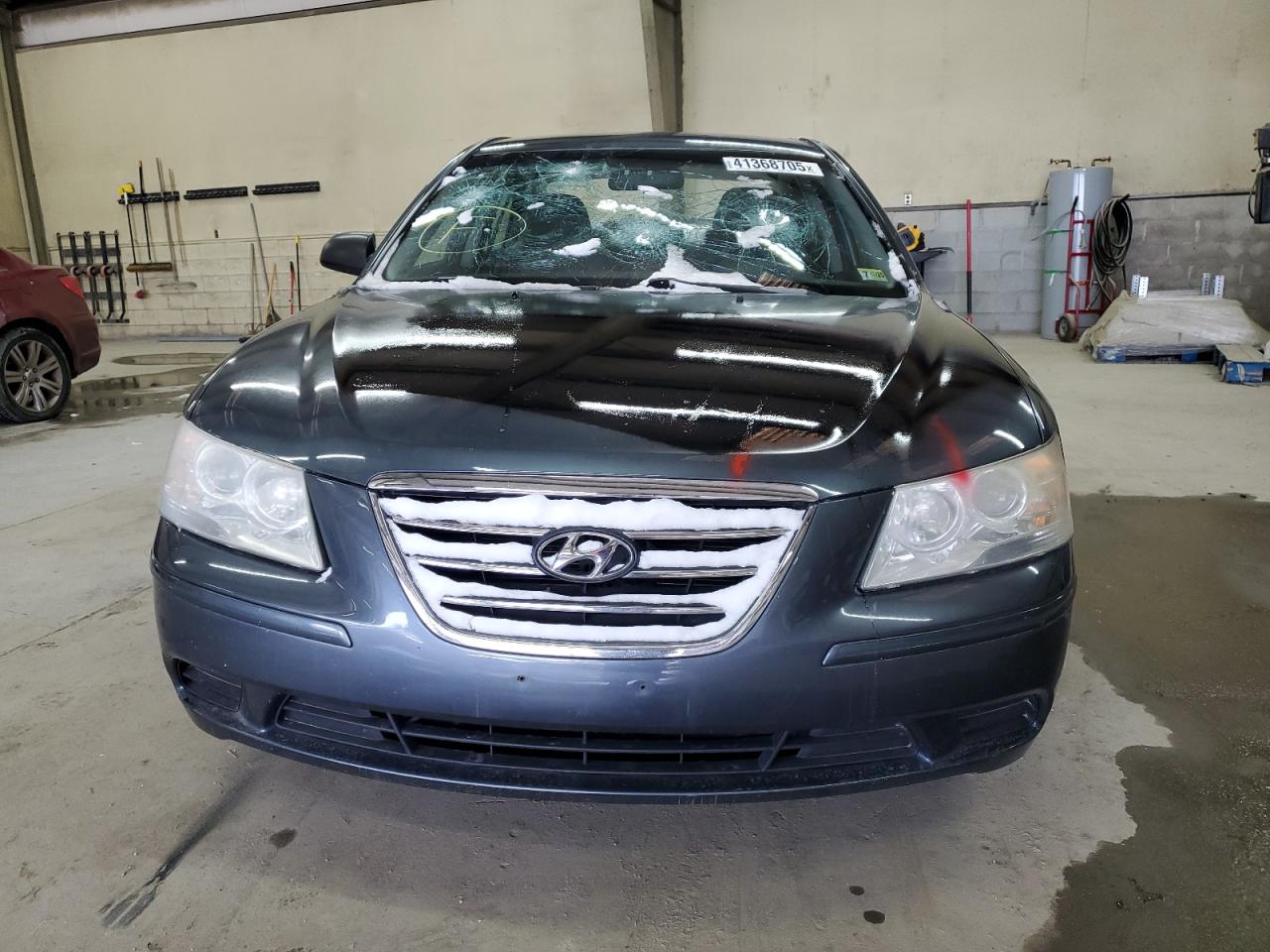 2010 Hyundai Sonata - Image 5