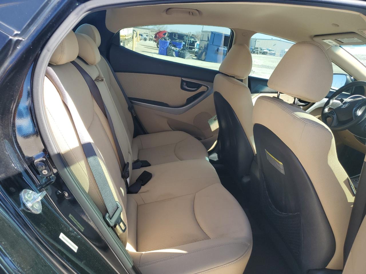 2013 Hyundai Elantra - Image 10