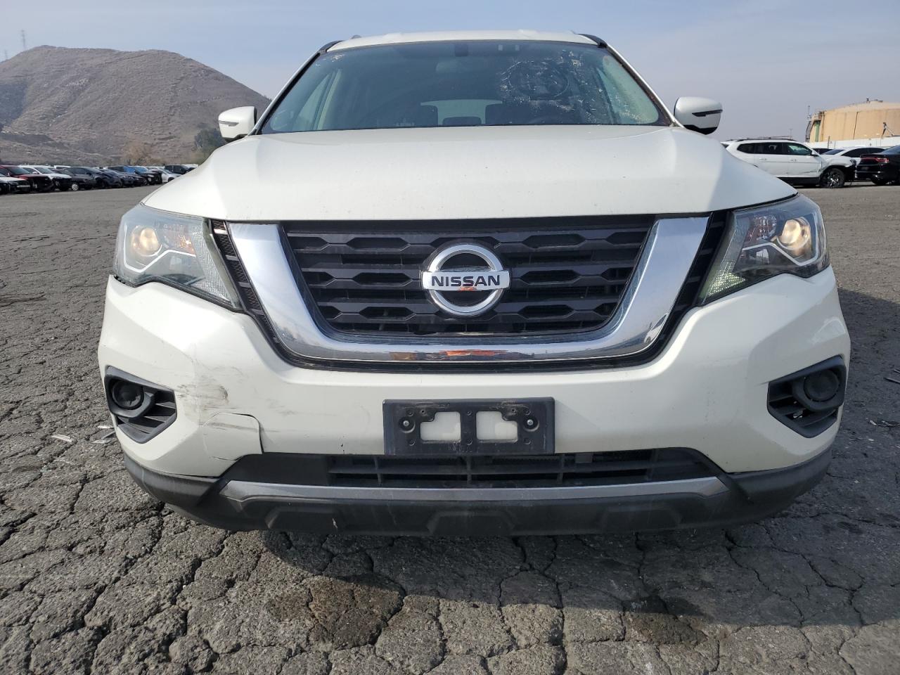 2018 Nissan Pathfinder - Image 5