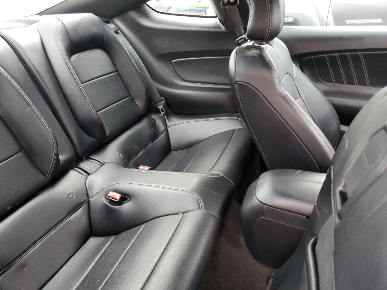 2015 Ford Mustang - Image 10
