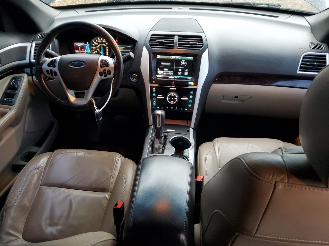 2014 Ford Explorer - Image 8