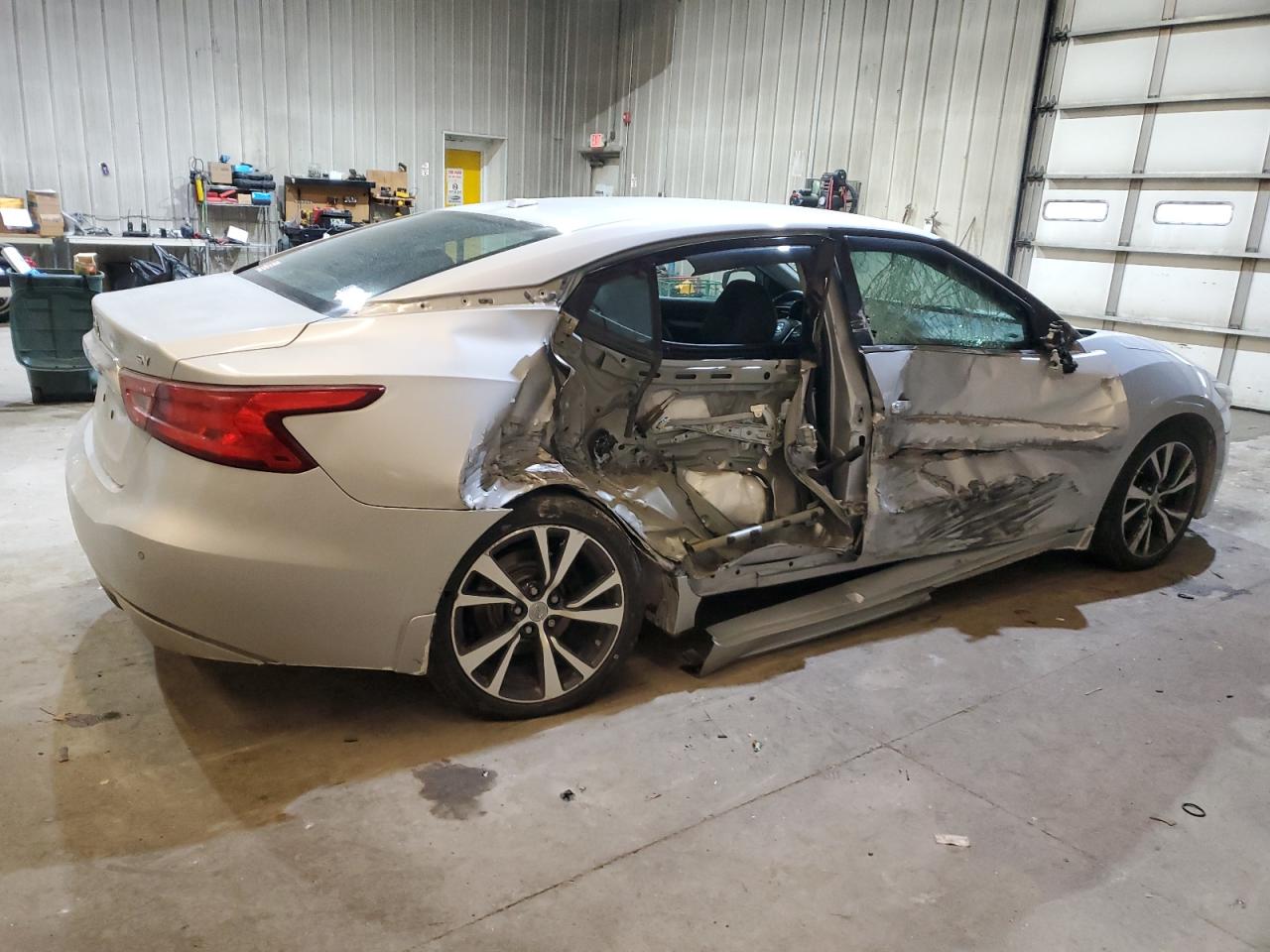 2017 Nissan Maxima - Image 3