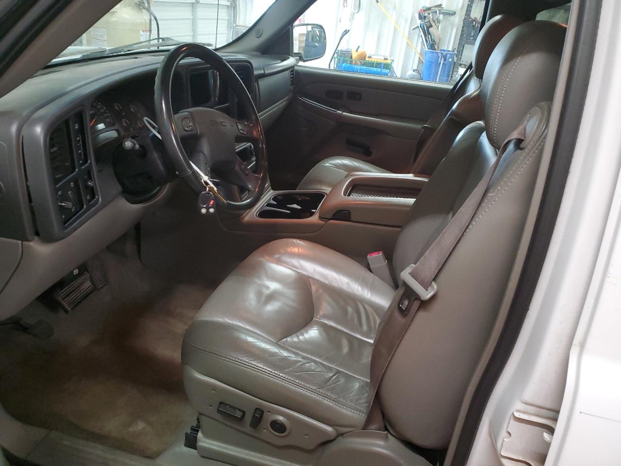 2005 GMC Yukon - Image 7