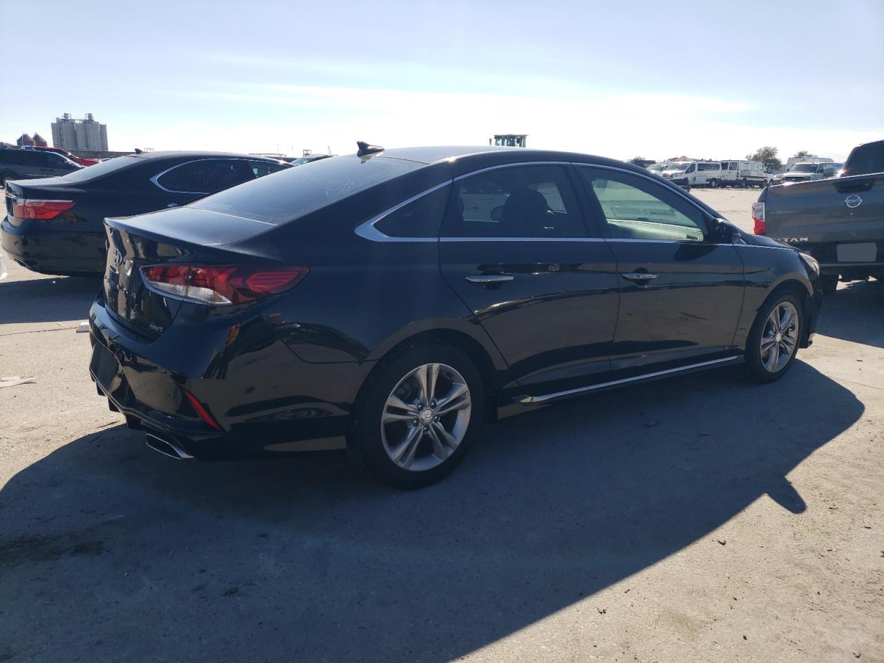 2018 Hyundai Sonata - Image 3