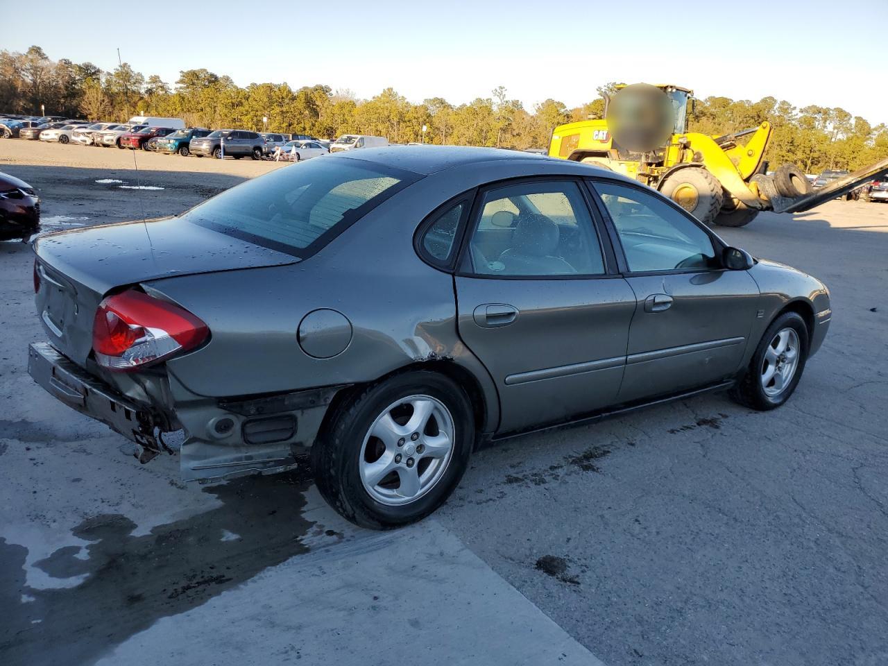 2004 Ford Taurus - Image 3