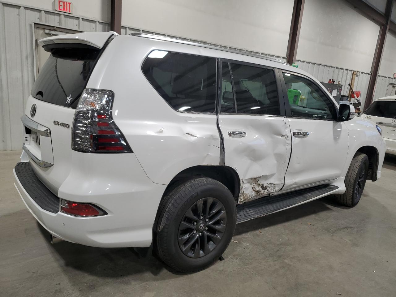 2021 Lexus GX - Image 3