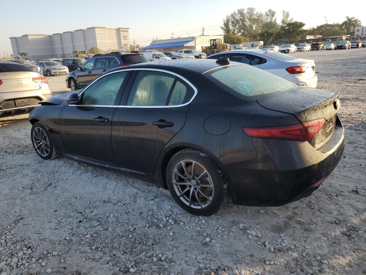 2018 Alfa Romeo Giulia - Image 2