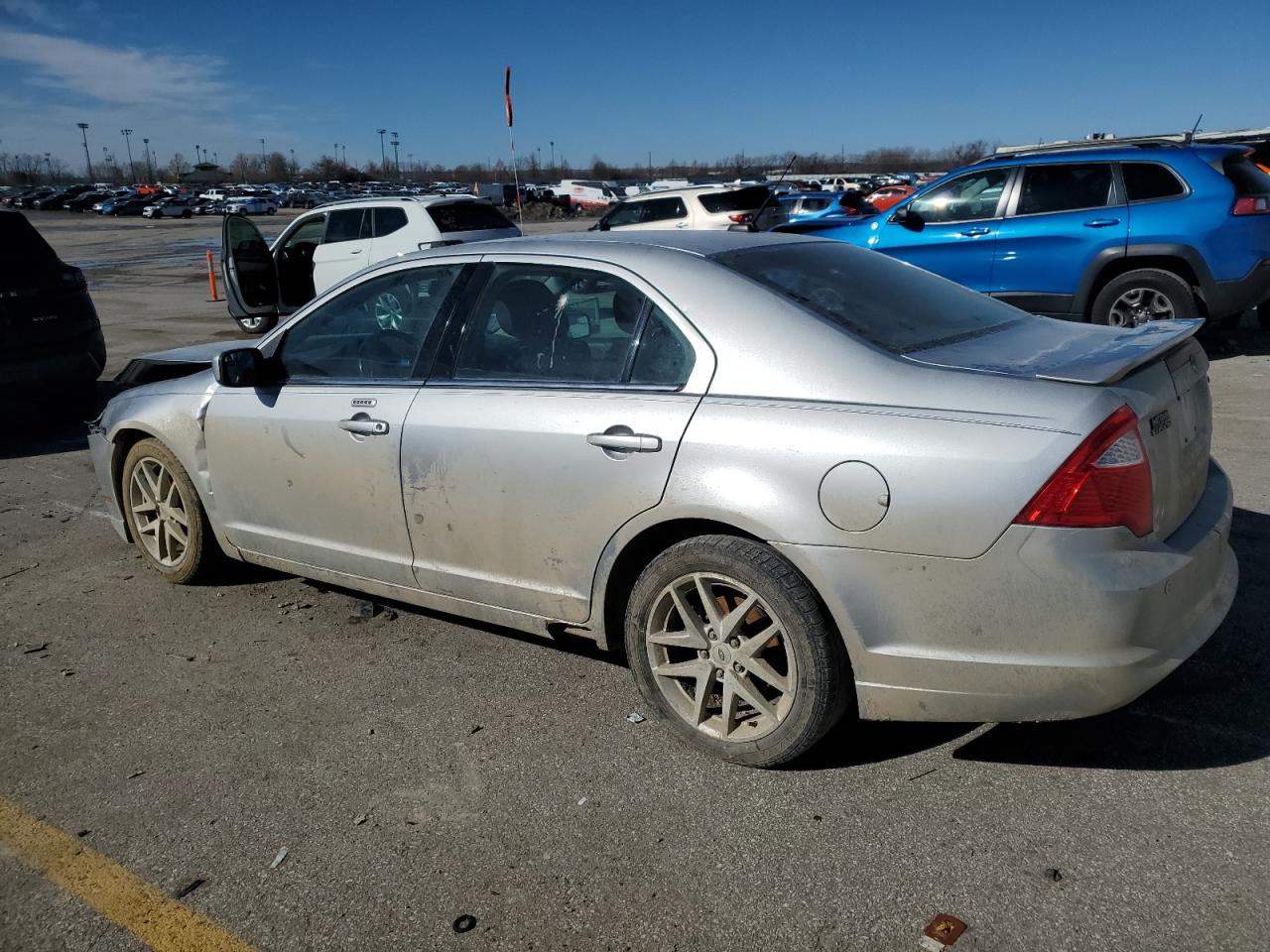 2011 Ford Fusion - Image 2