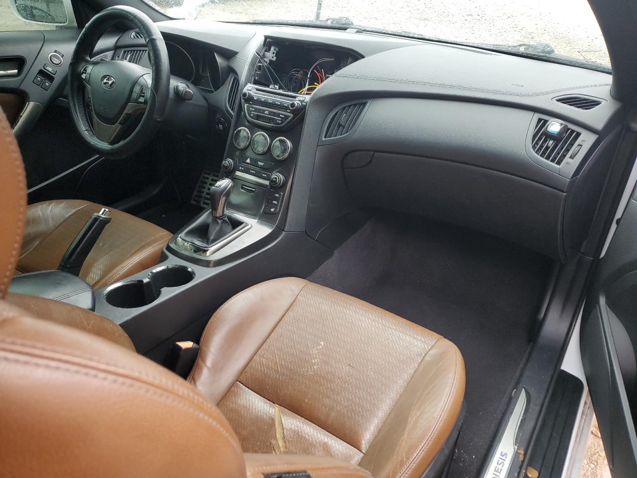 2016 Hyundai Genesis - Image 8