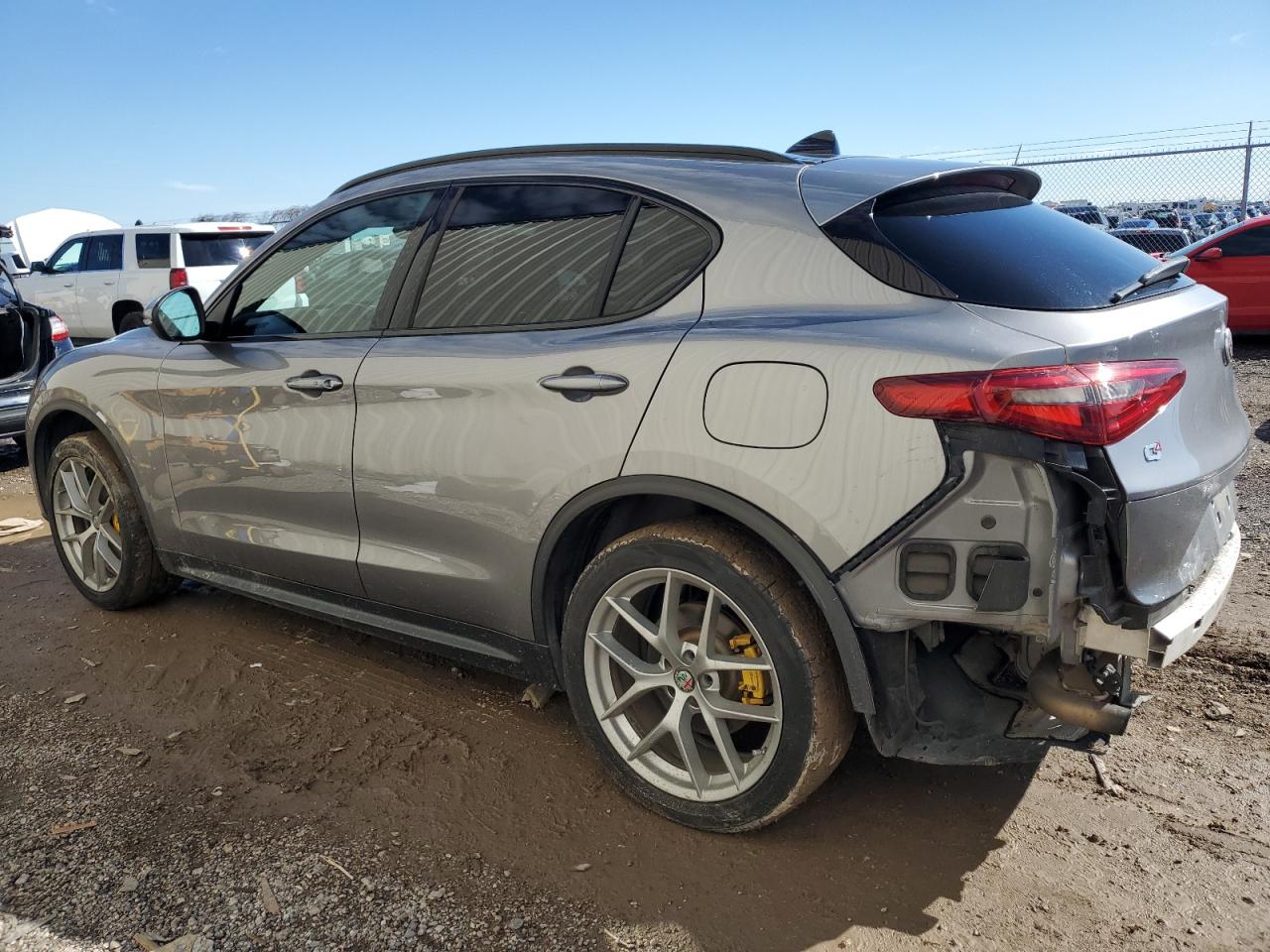 2018 Alfa Romeo Stelvio - Image 2