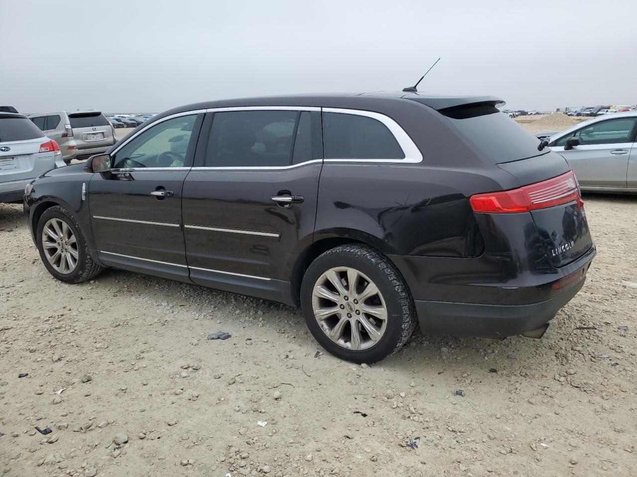 2014 Lincoln MKT - Image 2