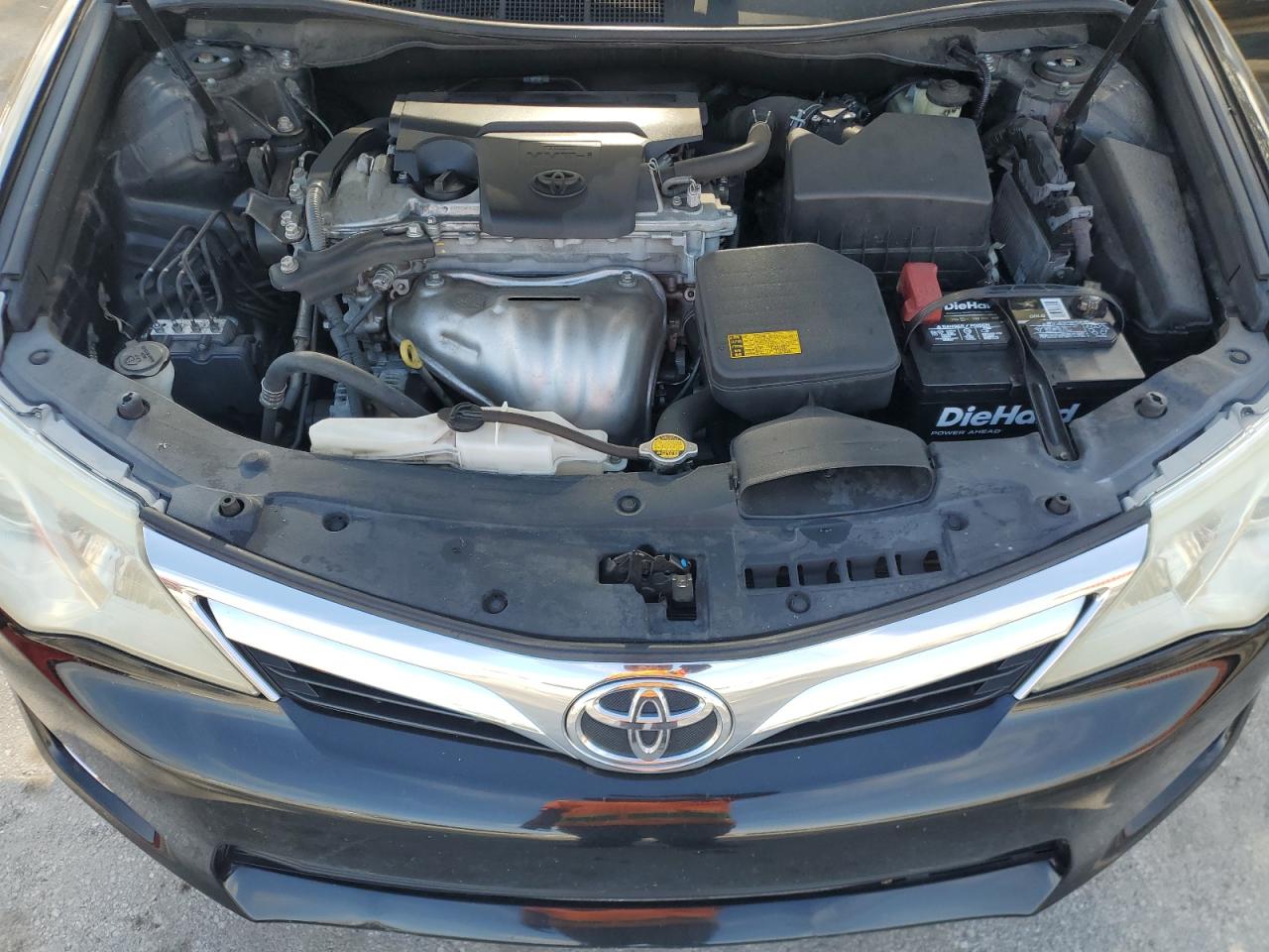 2014 Toyota Camry - Image 12