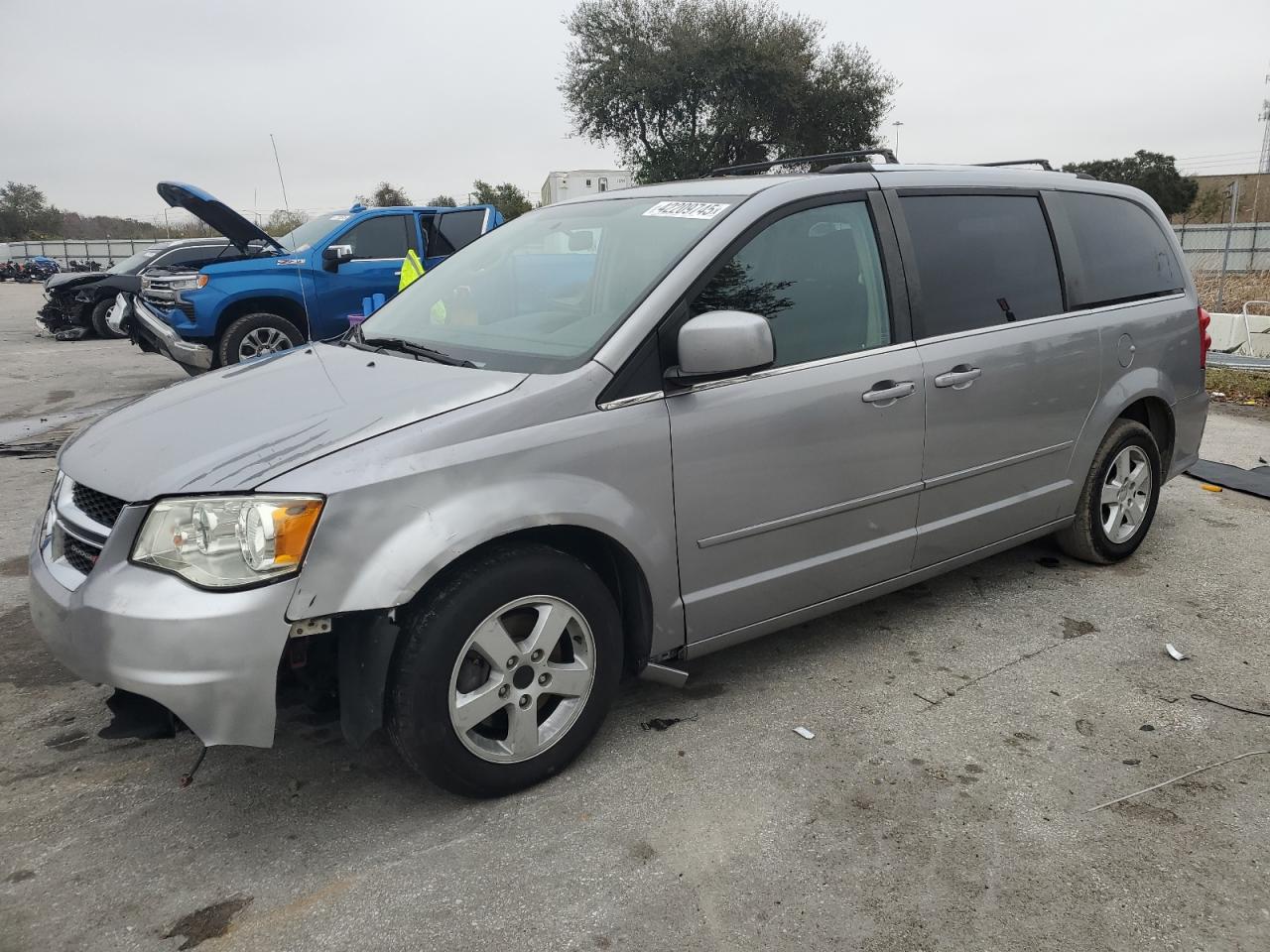 2013 Dodge Caravan - Image 1