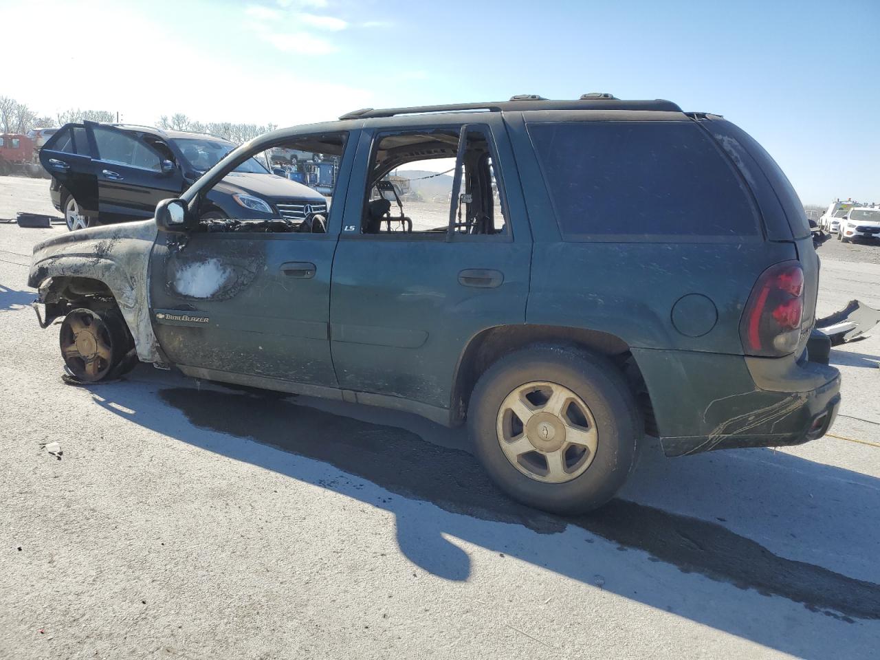 2002 Chevrolet TrailBlazer - Image 2