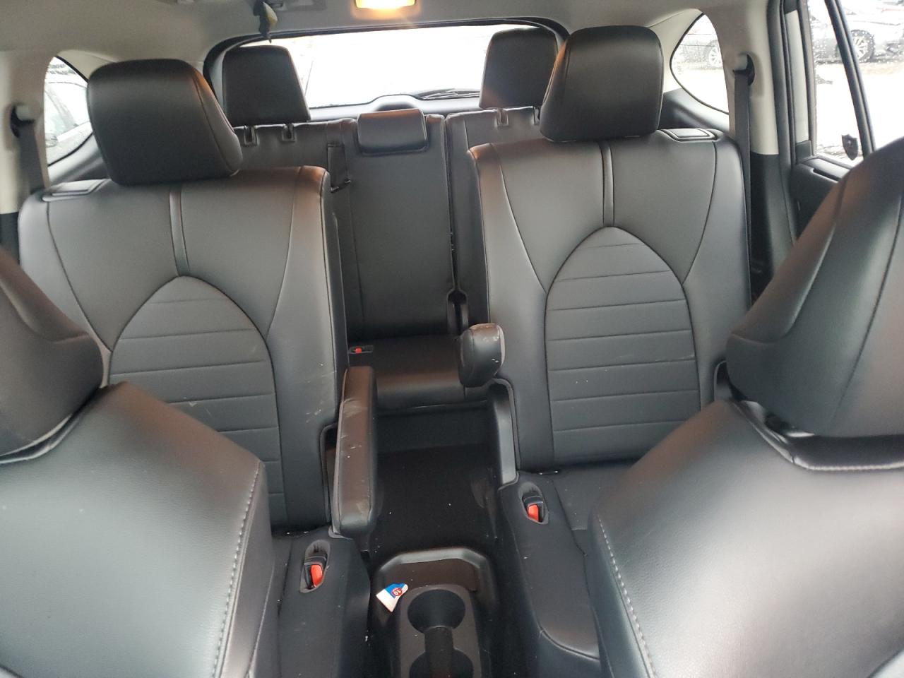 2020 Toyota Highlander - Image 10